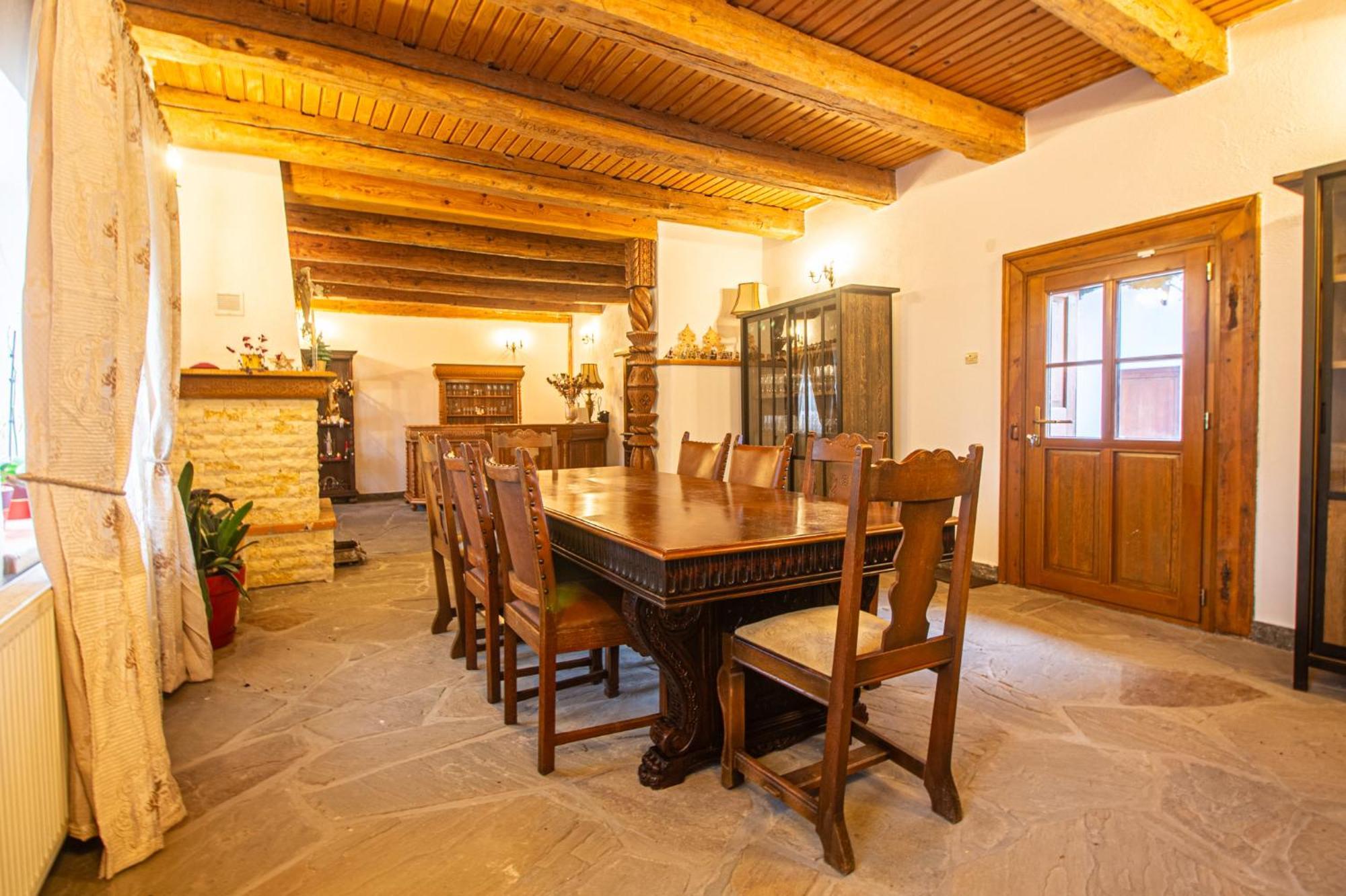 Runca-N Rai Hotel Cristian  Bagian luar foto