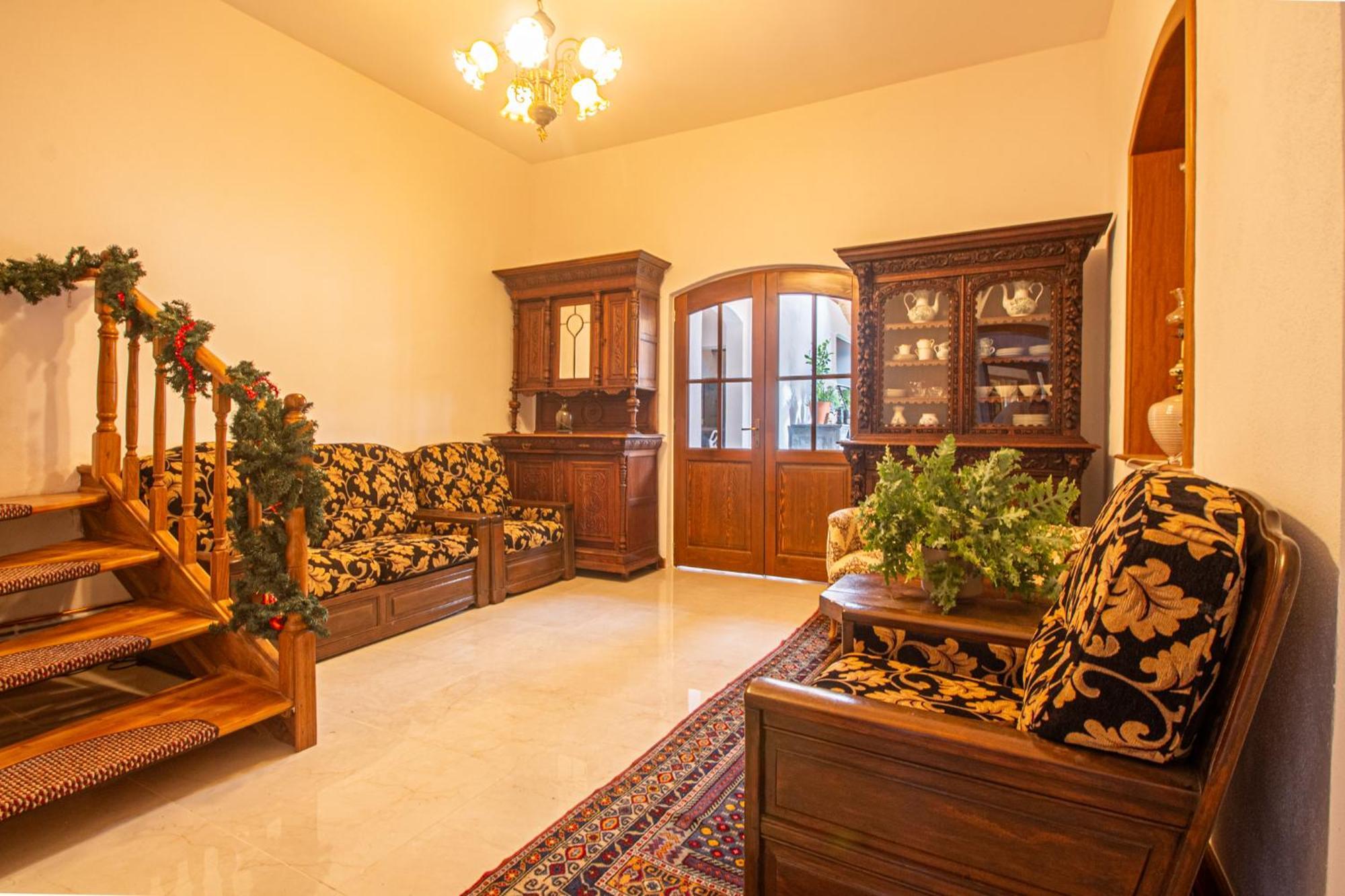 Runca-N Rai Hotel Cristian  Bagian luar foto