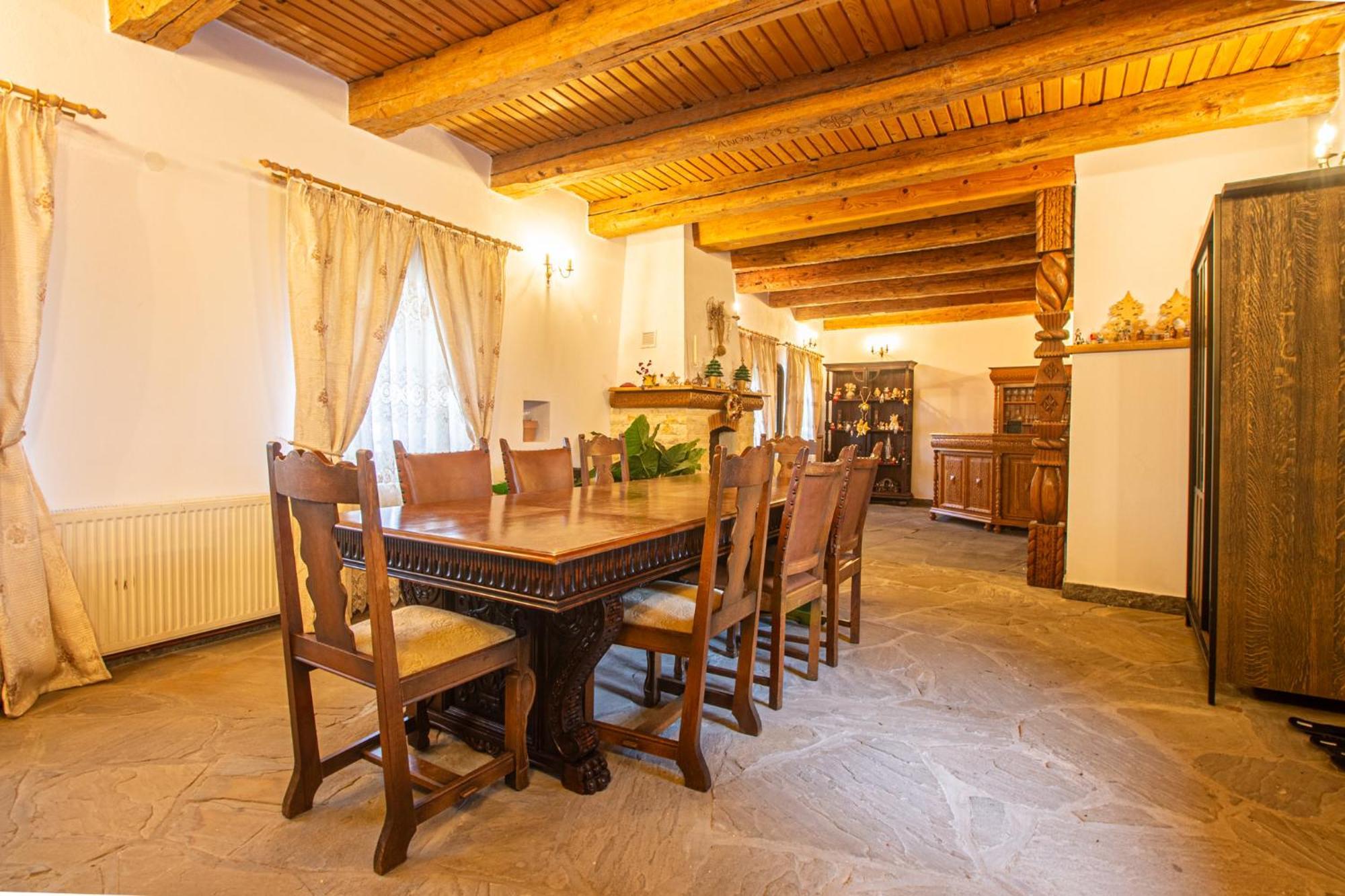 Runca-N Rai Hotel Cristian  Bagian luar foto