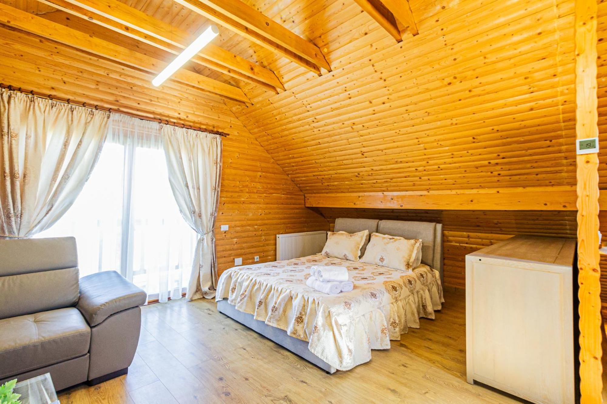 Runca-N Rai Hotel Cristian  Bagian luar foto