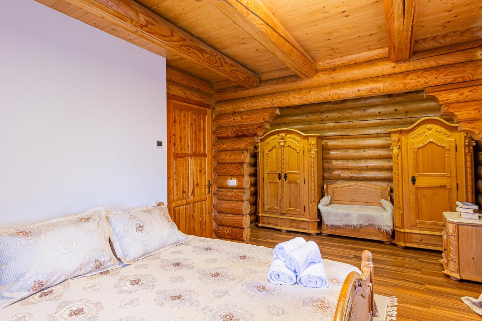Runca-N Rai Hotel Cristian  Bagian luar foto