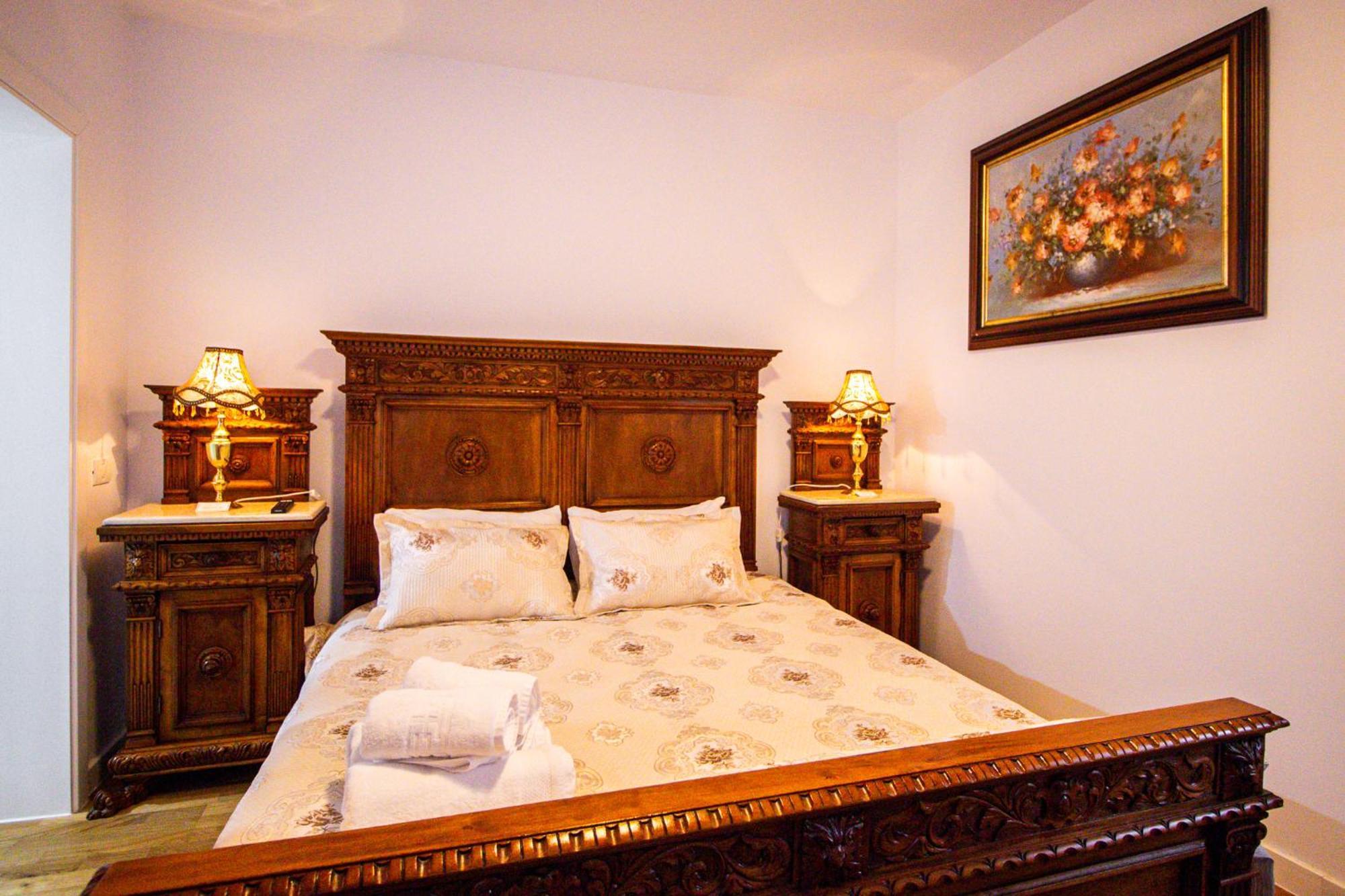 Runca-N Rai Hotel Cristian  Bagian luar foto